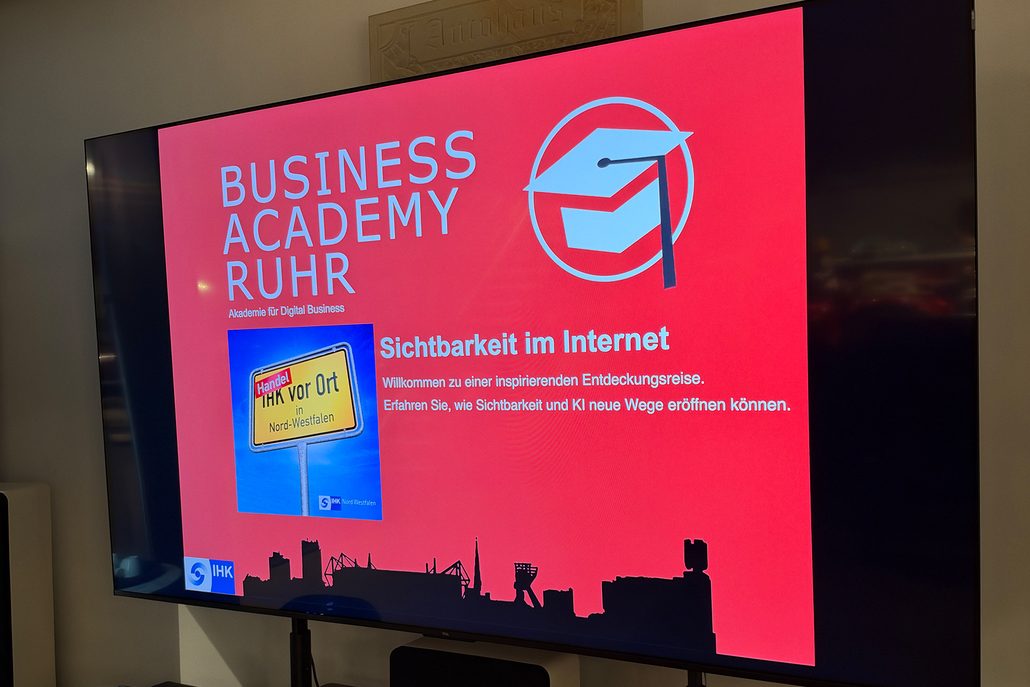 Präsentationsfolie zum KI-Impulsvortrag „Sichtbarkeit im Internet“ der Business Academy Ruhr bei einer IHK-Veranstaltung